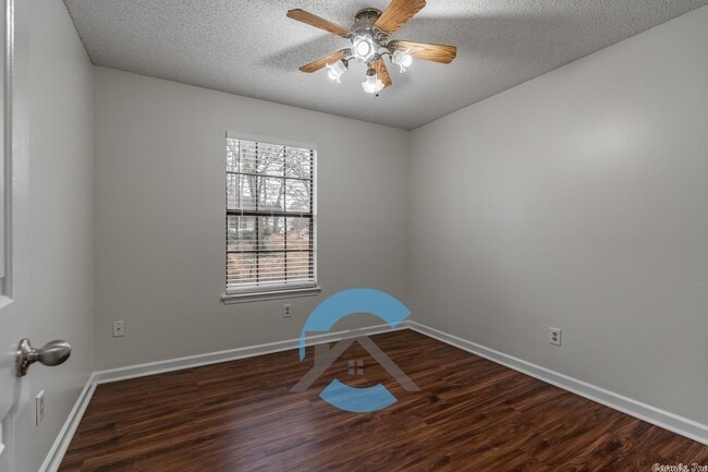 Building Photo - 801 Cedar Ridge Dr