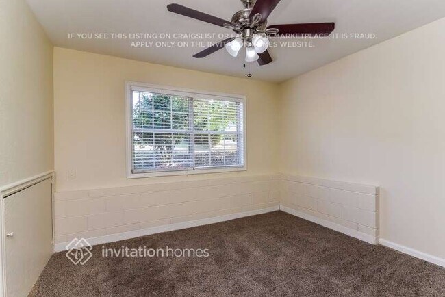 Foto del edificio - 321 Honeysuckle Terrace