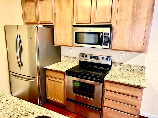 Foto del edificio - 300 Glenwood Cir