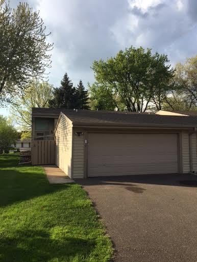 Primary Photo - End Unit Townhouse Available Now, Vaulted ...