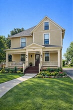 Building Photo - 1112 E Walnut St