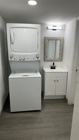 Foto del edificio - 7900 Brookriver Dr