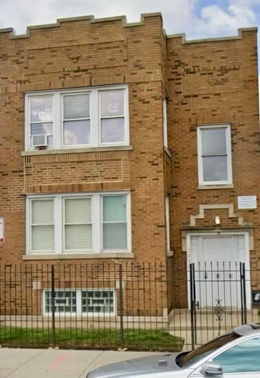 Primary Photo - 5050 W Division St