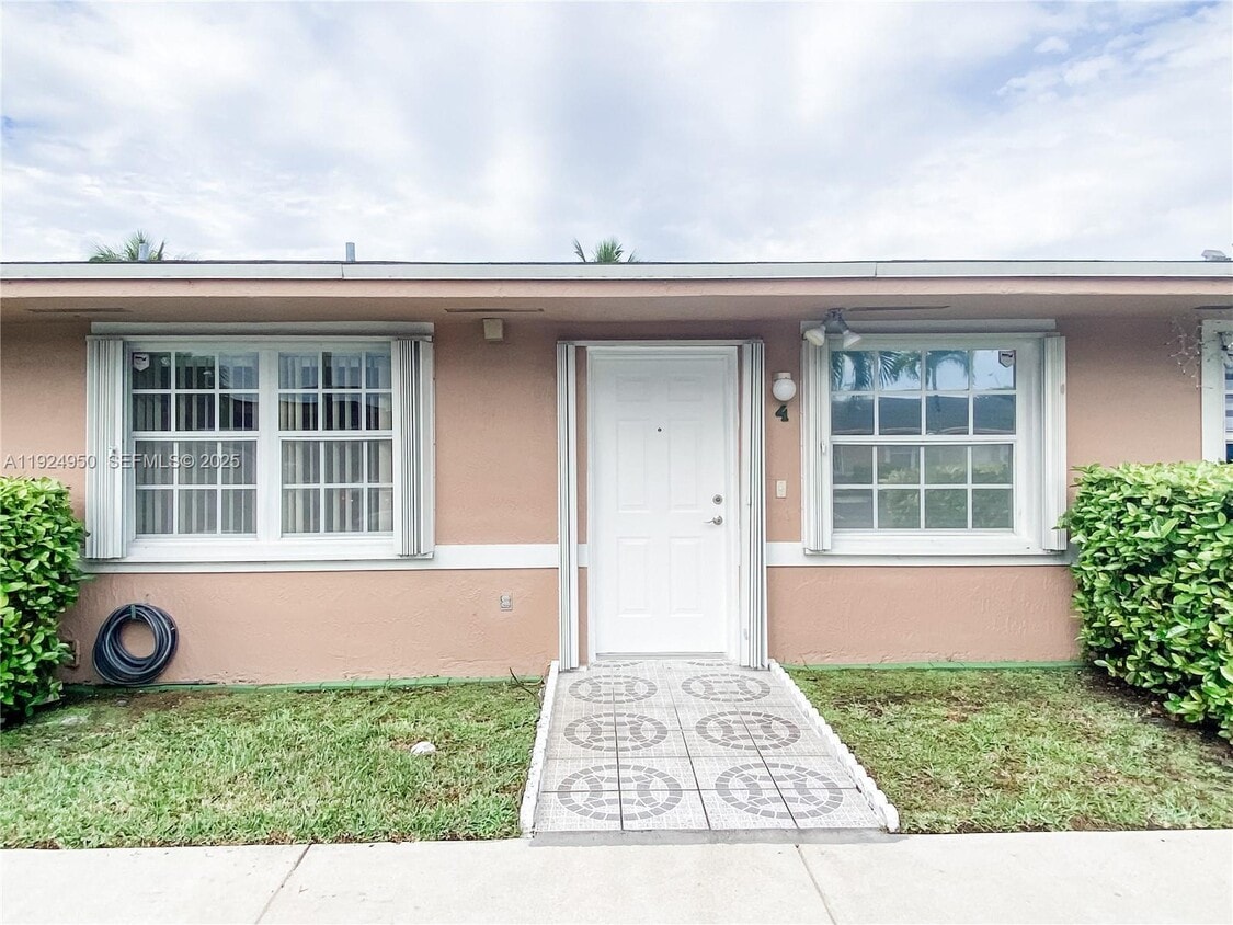 Foto principal - 3810 SW 108th Ave