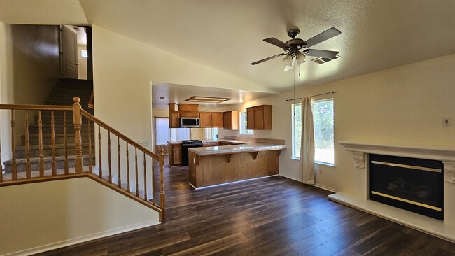 Building Photo - 2307 Gonzalez Ct