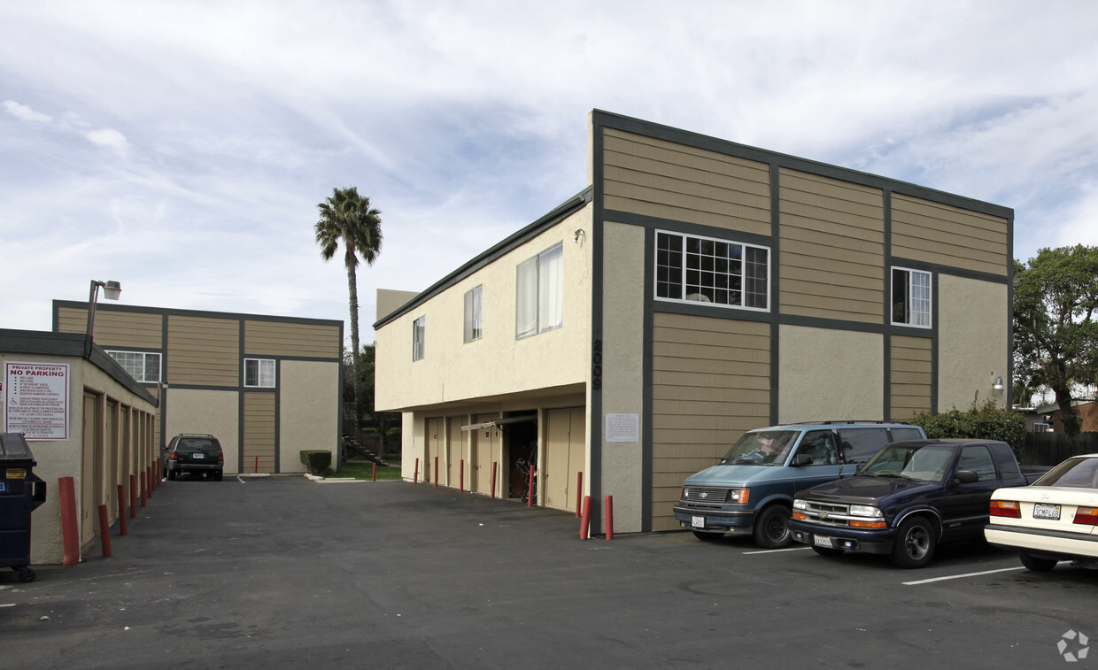 Building Photo - Maple Street Apartments