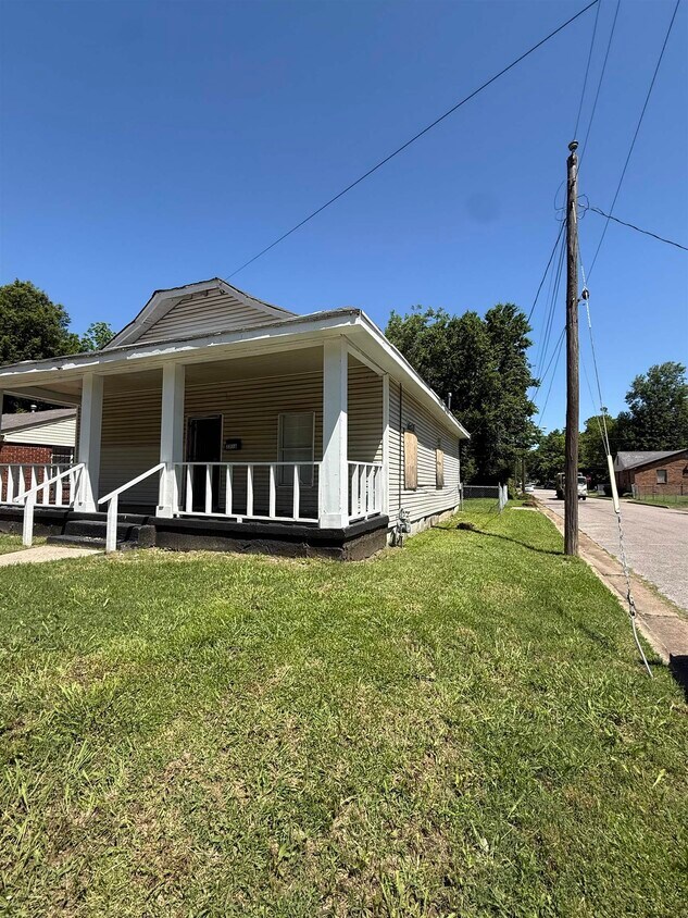 Building Photo - 2316 Norman Ave
