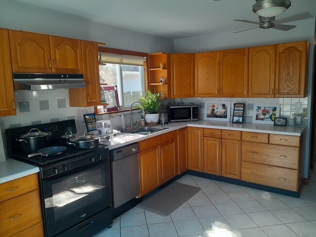 Foto del edificio - 198 Oak Neck Rd