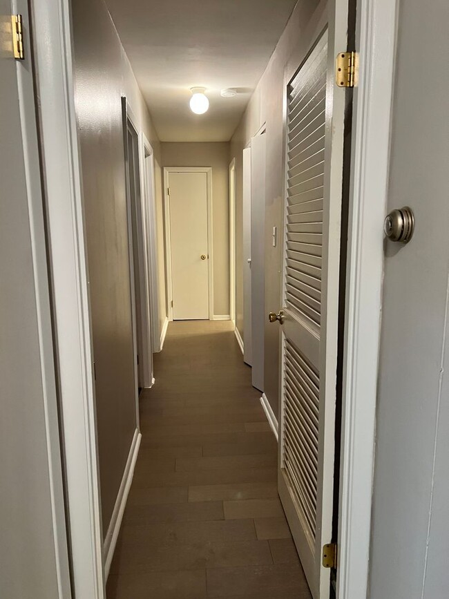 Building Photo - Two bedroom apartment in Northeast Baltimo...