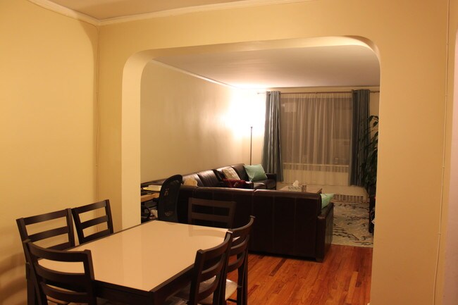 Comedor y sala de estar - 6735 Yellowstone Blvd