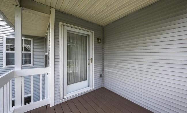 Building Photo - 605 Cedar Hollow Dr