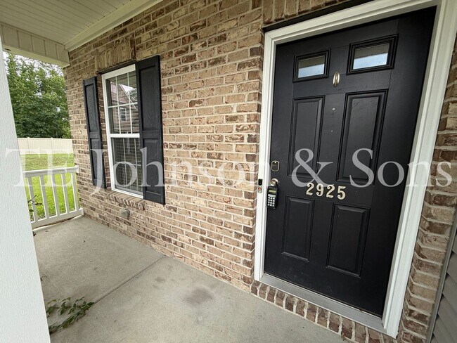 Foto del edificio - 2925 Grassy Knoll Cir