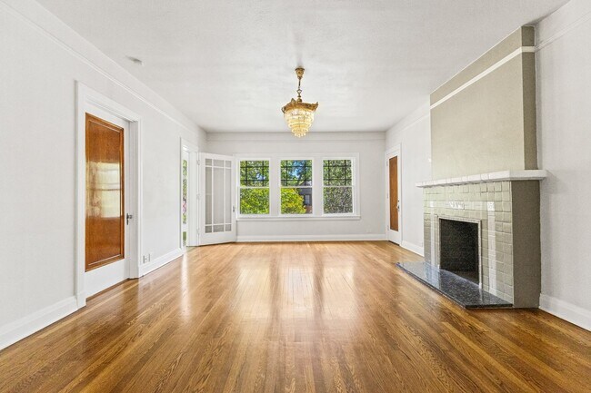Foto del edificio - 2 Bed/2 Bath Duplex in Monte Vista Subdivi...