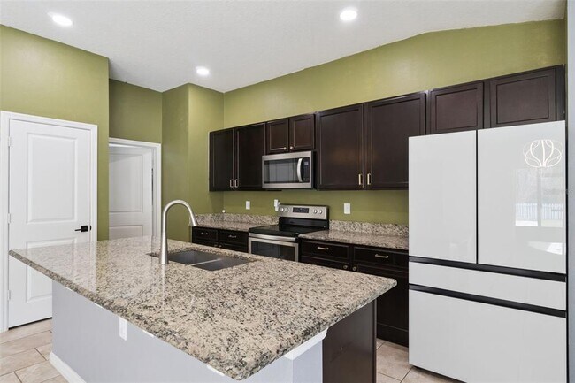 Foto del edificio - 3028 Lakes Crest Ave