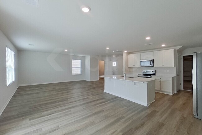 Building Photo - 120 Inez Ave