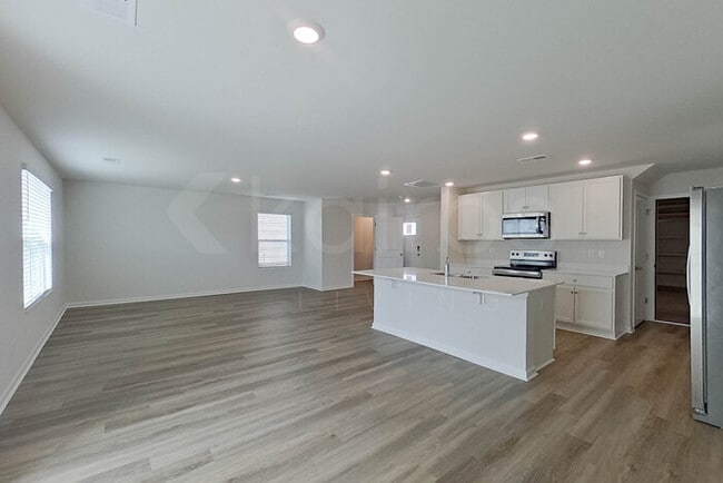 Foto del edificio - 120 Inez Ave