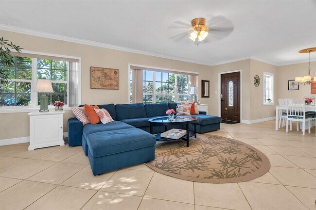 Building Photo - 3221 Seaward Dr