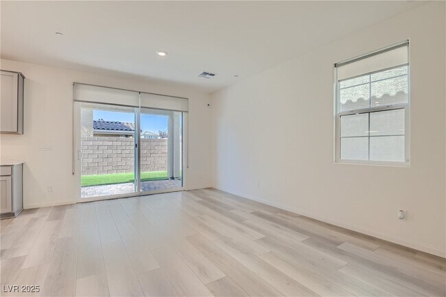 Building Photo - 3208 Segesta Ave