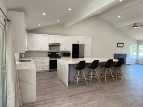 Foto del edificio - 2107 W Almond Ave