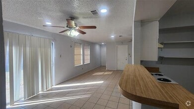 Building Photo - 123 Prairie Creek Cir