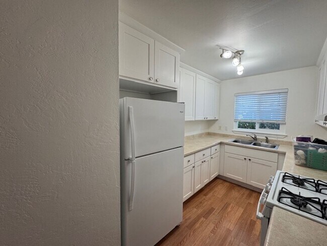 Foto del edificio - 1211 Mayette Ave