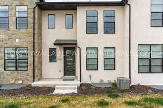 Building Photo - 1786 N 180 E