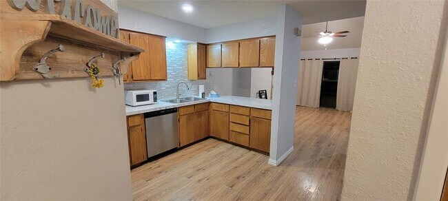 Building Photo - 118 Verna Spur