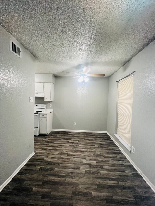 Foto principal - 6929 Timbercreek Dr