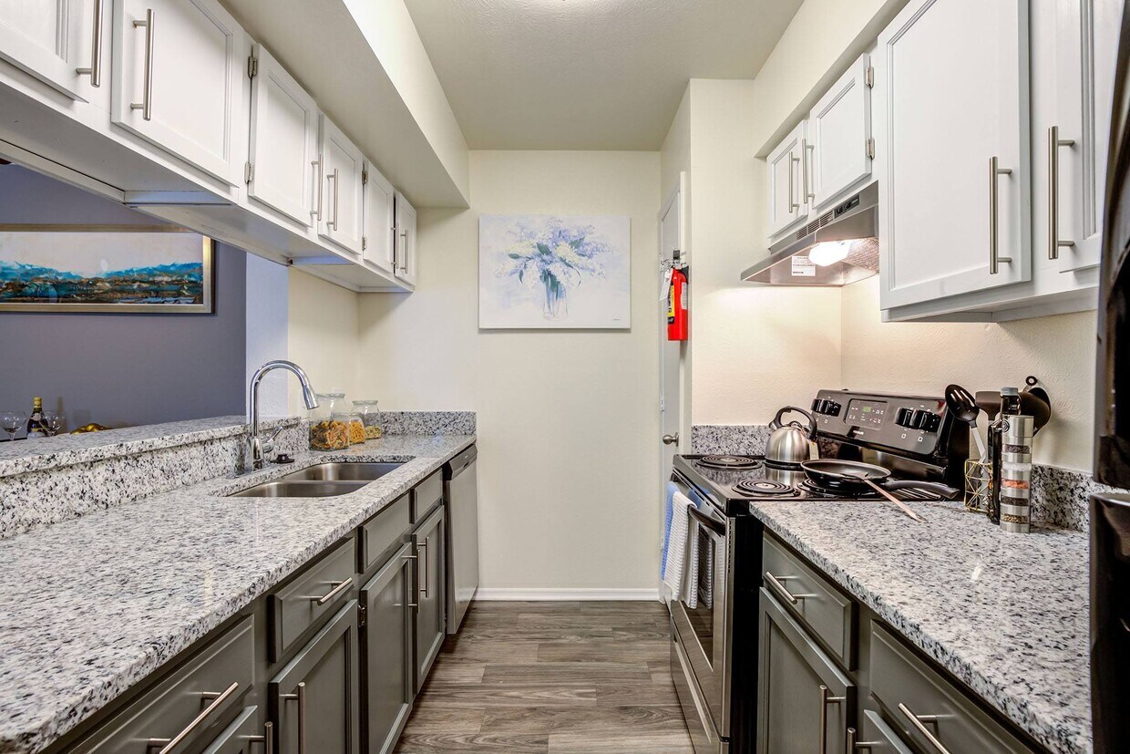 Wildwood Apartments 10221026 Forest Oak Dr Charlotte, NC