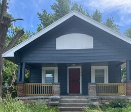 Building Photo - 1849 E 68th St