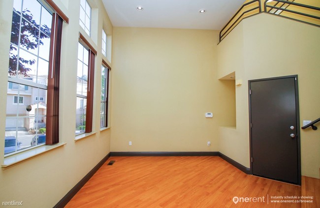 Building Photo - 1482 Los Buellis Way