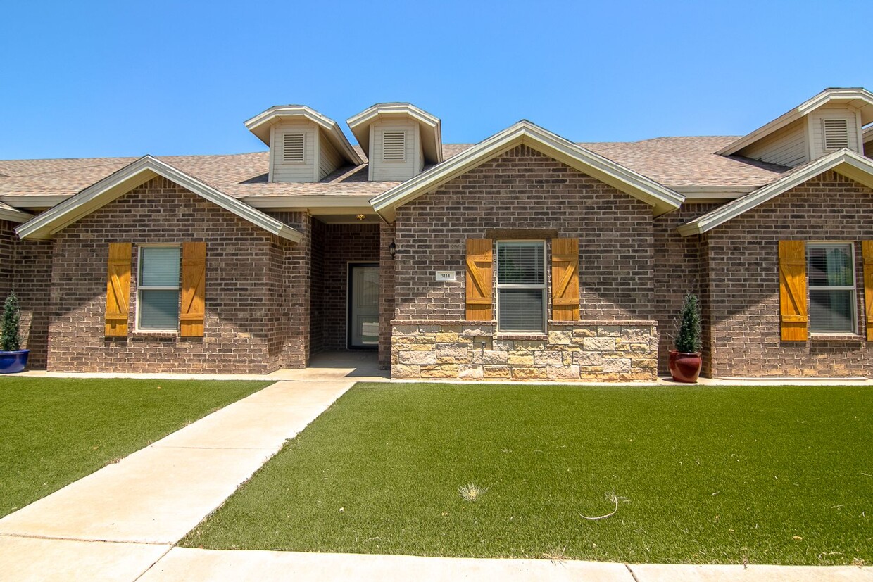 Primary Photo - 3 bed 2 bath Townhouse - Cooper ISD