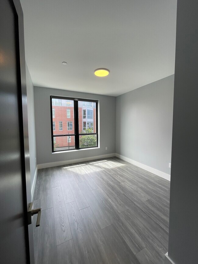 Foto del edificio - 360 Western Ave
