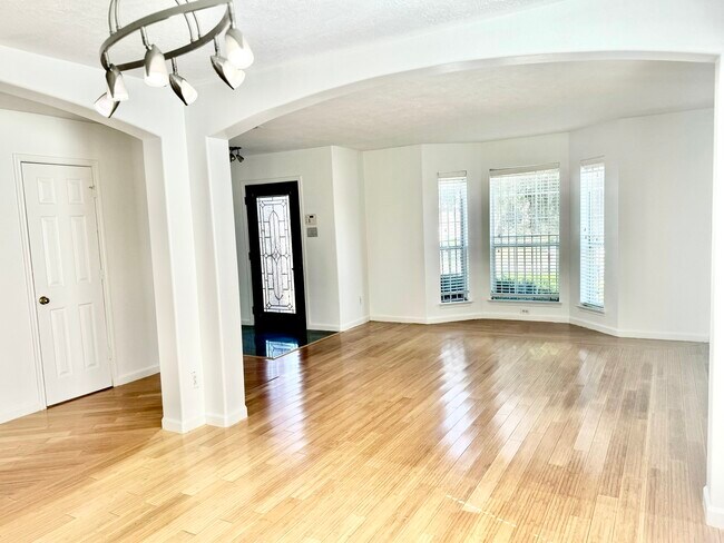 Foto del edificio - 7110 Favian Ct
