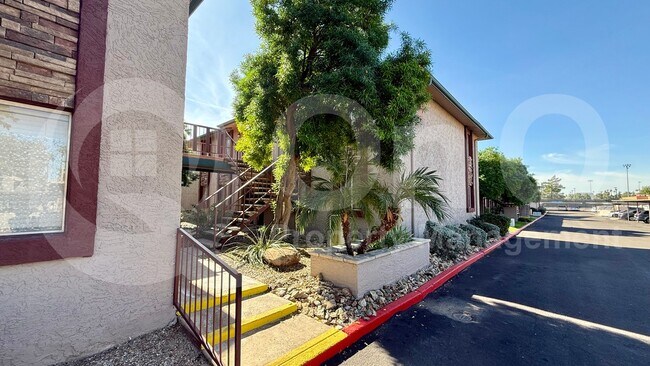 Foto del edificio - 4354 N 82nd St