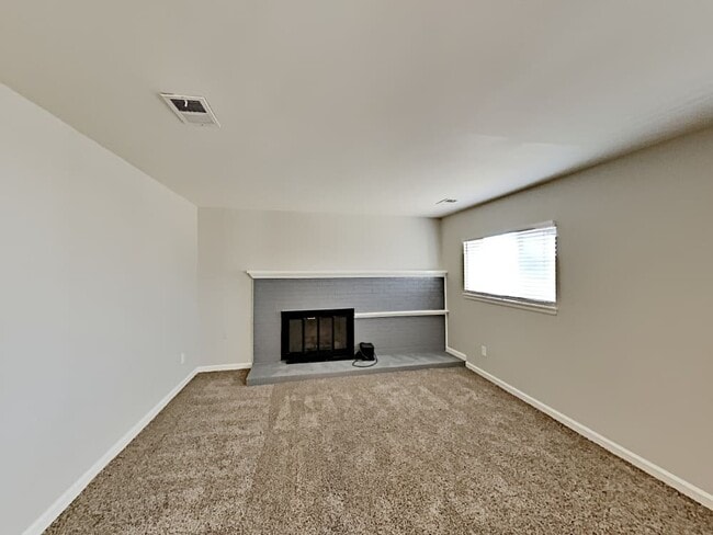 Building Photo - 16534 E Wyoming Dr