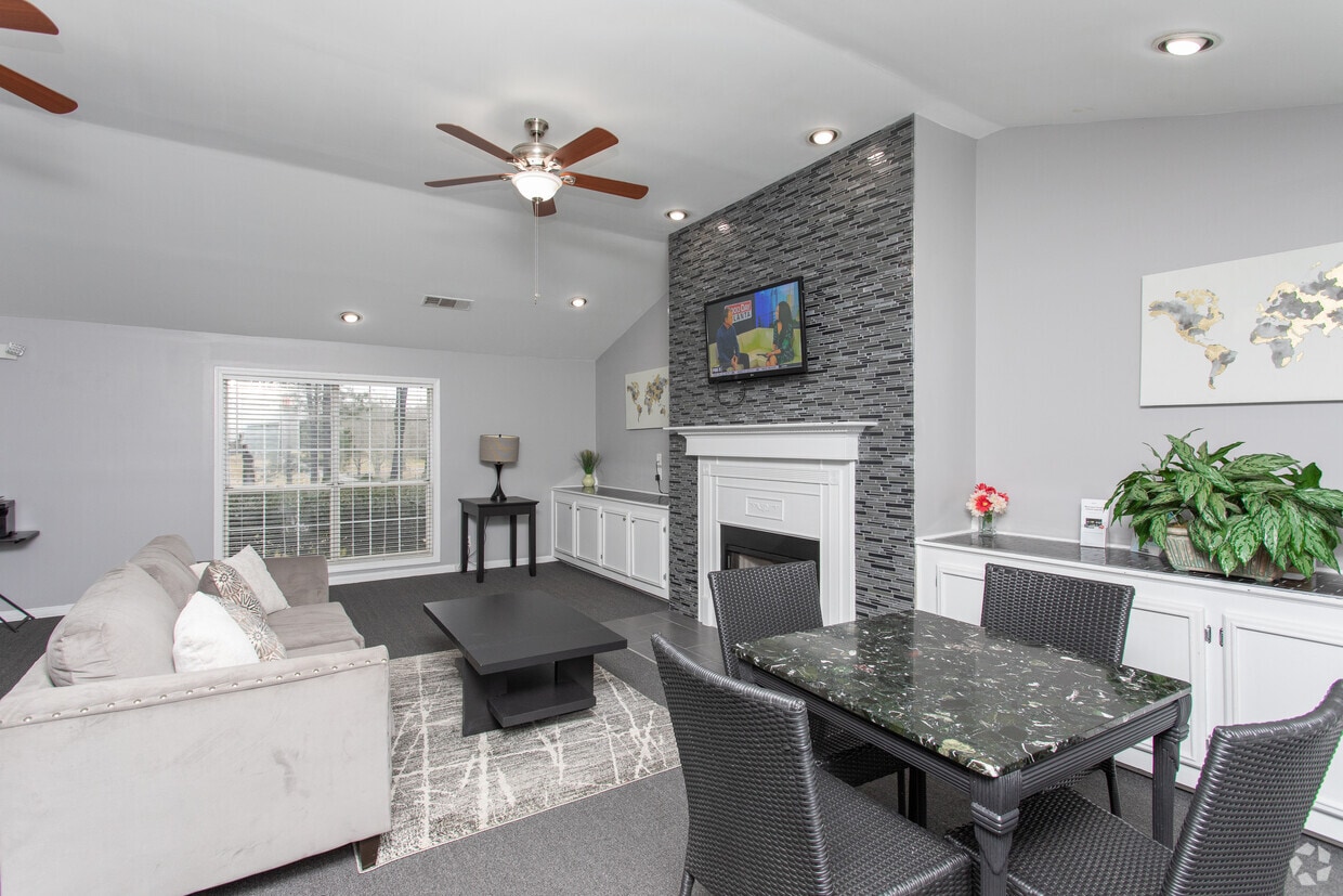 Anthos At Pinewood Manor Apartments Jonesboro Ga Apartments Com