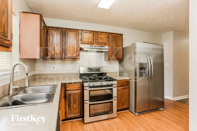Foto del edificio - 1717 Bertram Ln SW