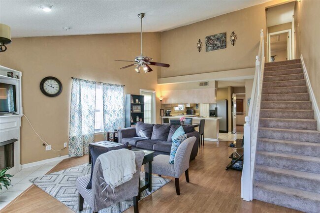 Foto del edificio - 2506 Golden Park Ln