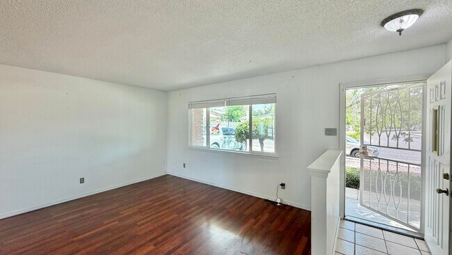 Foto del edificio - 12205 Brentwood Hills Blvd NE