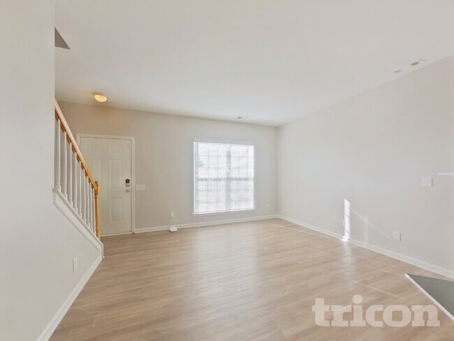 Foto del edificio - 5322 Peachwood Dr