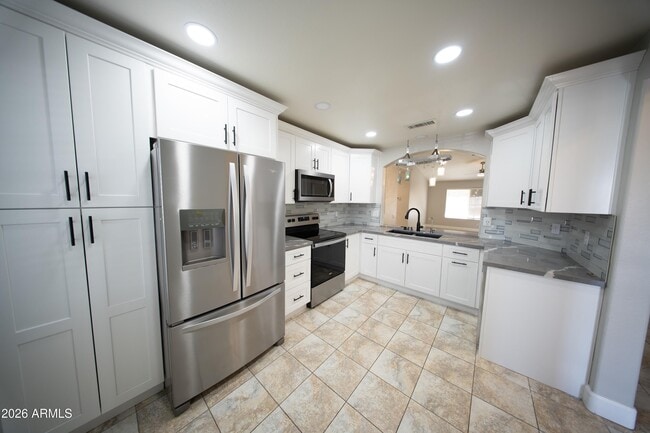 Building Photo - 1118 S Surfside Dr