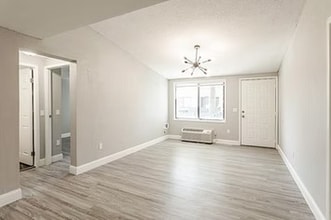 Building Photo - 1927-A Sanford Cir