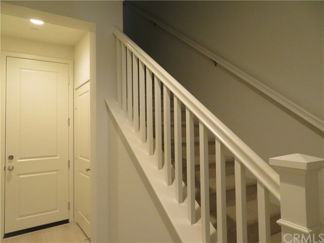 Building Photo - 211 Essex Ct