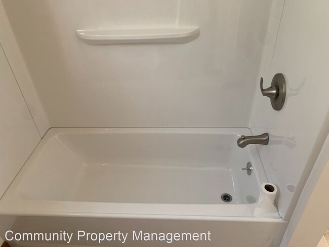 Foto del edificio - 3 br, 1 bath House - 699 West Marine Drive