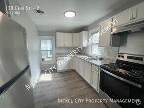 Building Photo - 138 Elm St
