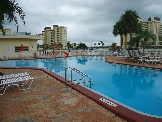 Foto del edificio - 4550 Cove Cir