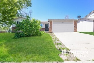 Building Photo - 3200 S Princess Cir