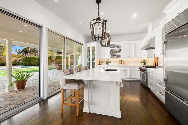 Building Photo - 2704 Paseo Del Mar