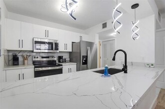 Building Photo - 1200 Brickell Bay Dr